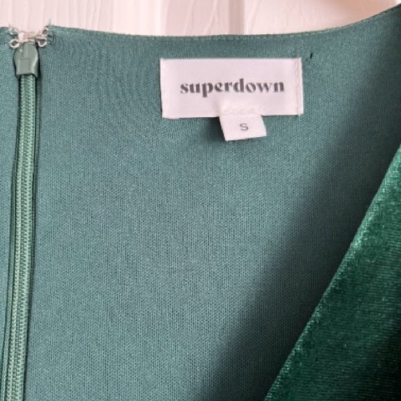 CRISTA WRAP DRESS IN GREEN - Picture 6 of 10